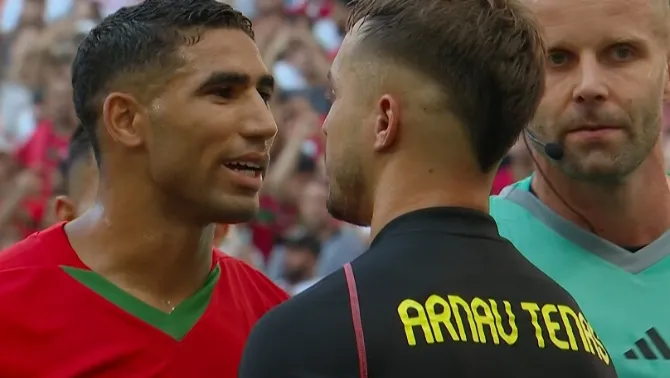 حارس المنتخب الإسباني: ما وقع مع حكيمي طبيعي وتربطنا علاقة جيدة جدا