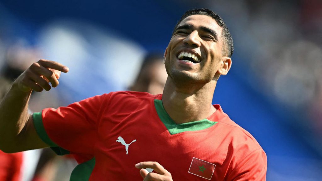 حكيمي بعد التأهل: من الرائع أن تلعب أمام مدرجات ممتلئة بالمغاربة