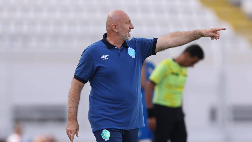 مدرب الرجاء يطلب التعاقد مع مهاجم جديد في الميركاتو الصيفي