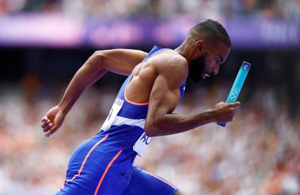 توقيف عداء فرنسي شارك في أولمبياد باريس بسبب دعمه لفلسطين