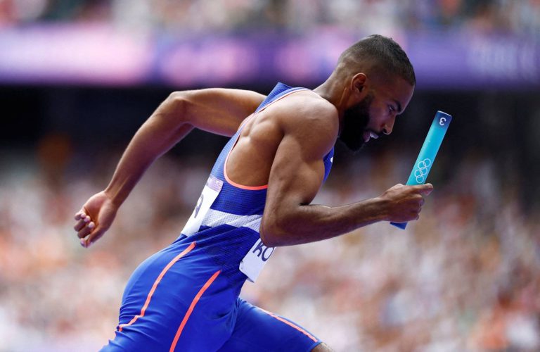 توقيف عداء فرنسي شارك في أولمبياد باريس بسبب دعمه لفلسطين