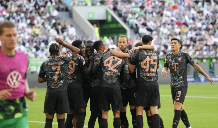 بايرن ميونيخ يستهل الموسم الجديد بفوز صعب أمام فولفسبورغ