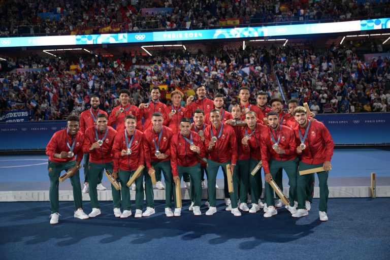 بعثة المنتخب الوطني تعود إلى أرض الوطن بعد تحقيق برونزية الأولمبياد