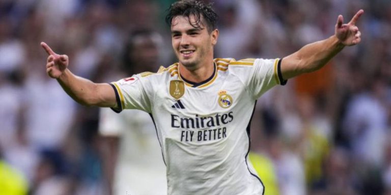 البرنامج الكامل لمباريات المحترفين اليوم الأحد