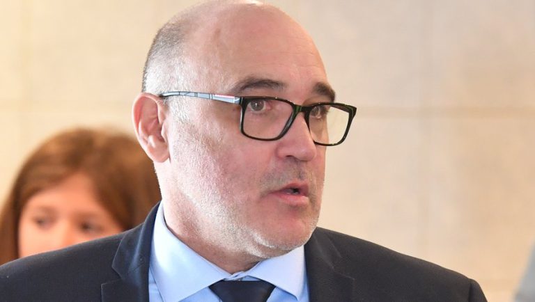 بعد فشلها في الأولمبياد.. جامعة المسايفة تستعين بإطار فرنسي يواجه تهم الإختلاس