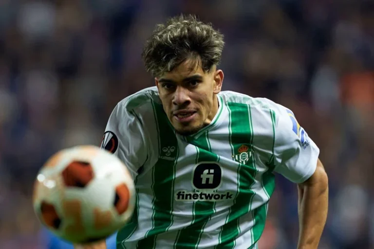 برنامج وتوقيت مباريات أبرز المحترفين المغاربة اليوم الجمعة