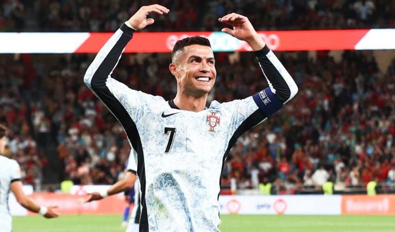 رونالدو يواصل كتابة التاريخ ويصل للهدف الـ 900 في مسيرته الاحترافية