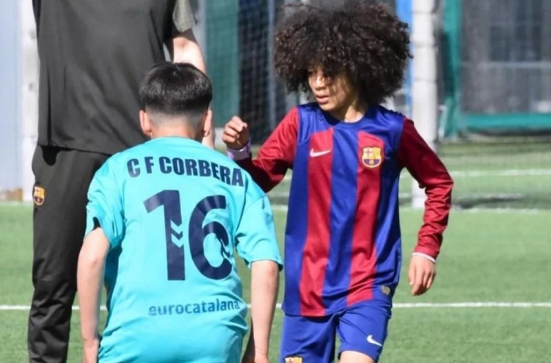 آدم قروال.. موهبة من أصول مغربية تلمع في أكاديمية نادي برشلونة