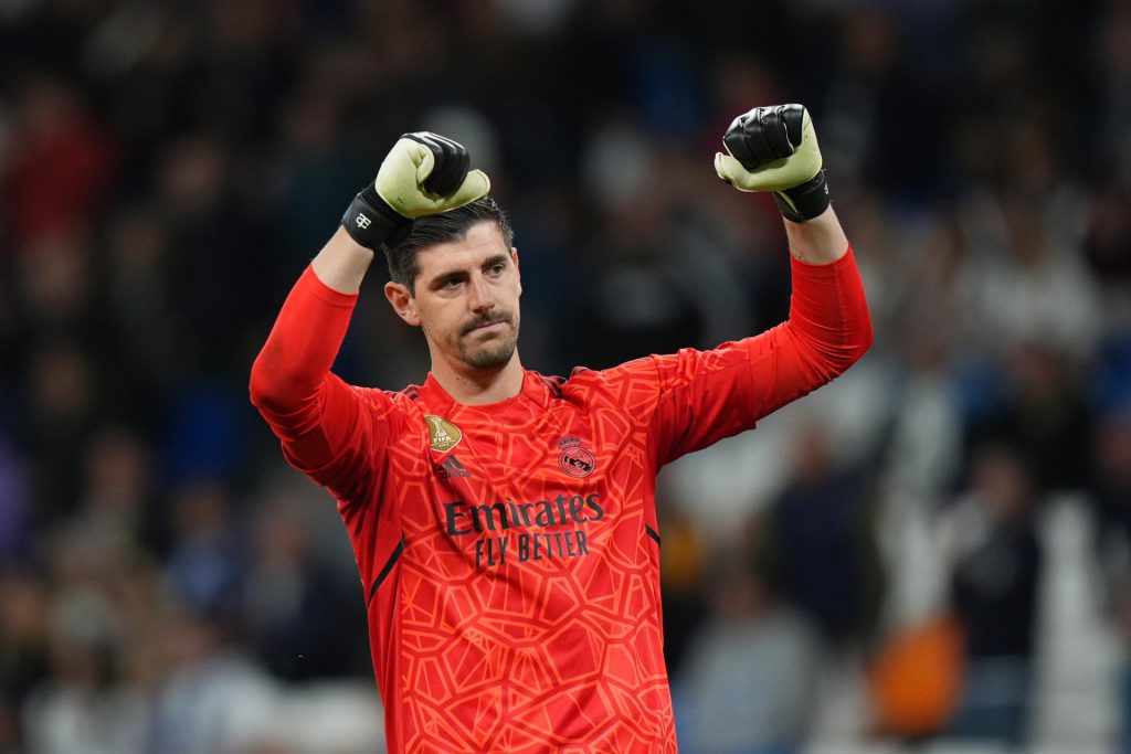 ريال مدريد يعلن إصابة تيبو كورتوا قبل الكلاسيكو