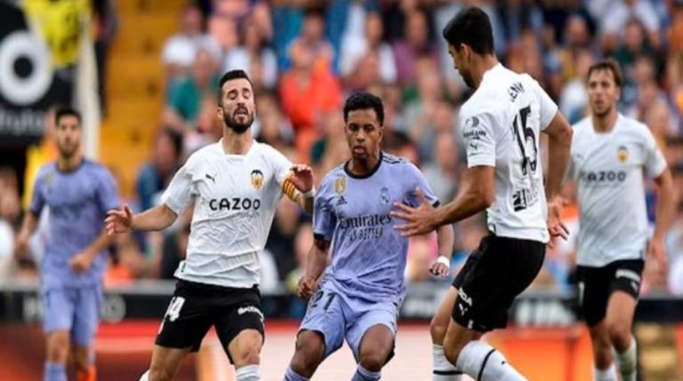 فالنسيا يطلب رسميا تأجيل مواجهة ريال مدريد