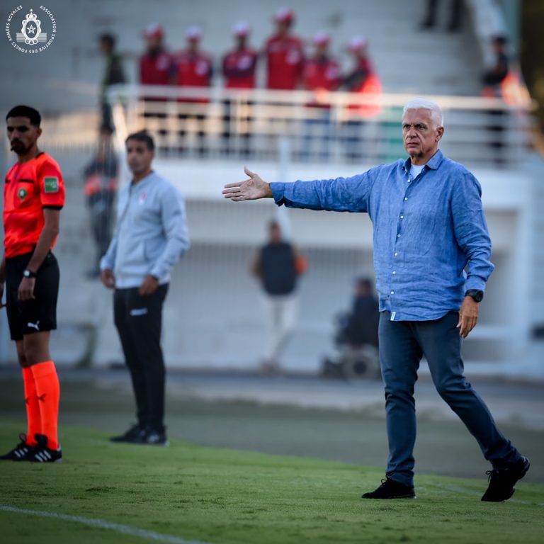 معسكر مغلق للجيش مع المدرب الجديد قبل مواجهة الرجاء