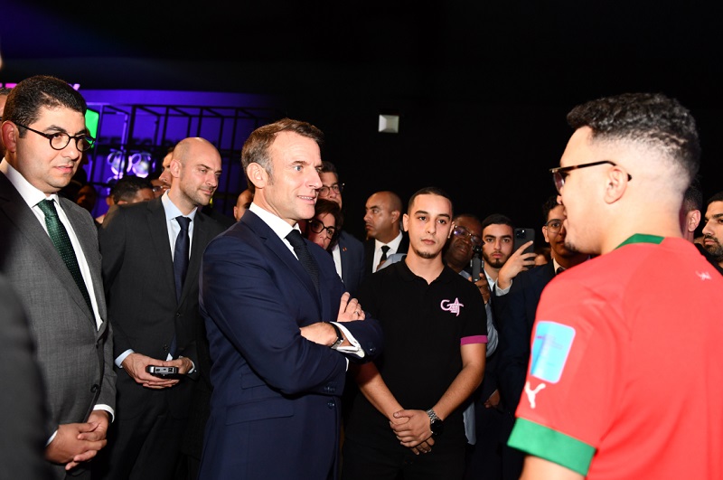 ماكرون يلتقي بمواهب مغربية شابة في الرياضة الإلكترونية