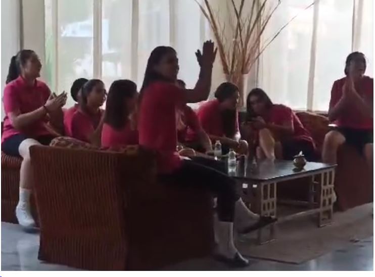 فرحة ودموع لاعبات تونسيات بعد التراجع عن الانسحاب من بطولة العيون المغربية