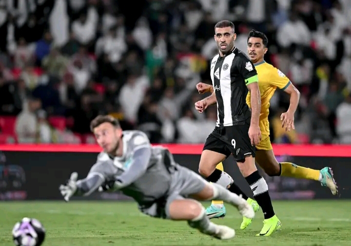 الحكم يحرم حمد الله من هدفه أمام العروبة ونادي الشباب يتحرك للدفاع عن اللاعب