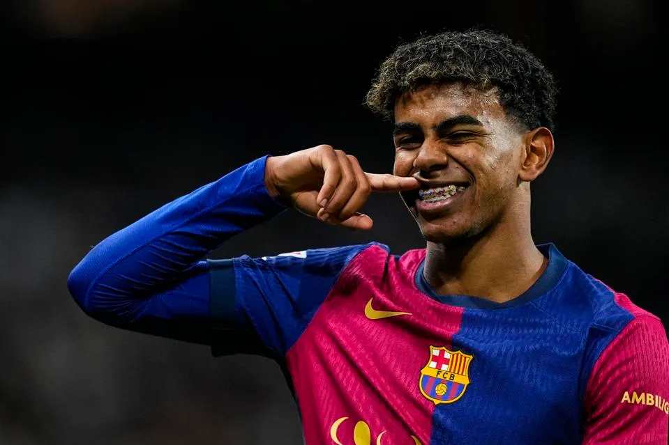 جماهير ريال مدريد "تهين" لامين يامال بأصوله المغربية والأفريقية في "الكلاسيكو"