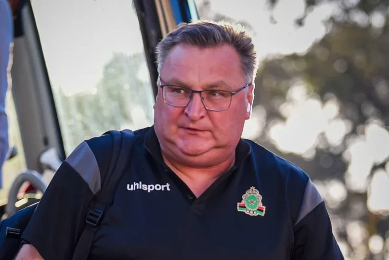 الجيش الملكي يقيل المدرب البولندي تشيسلاف