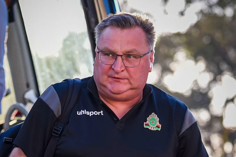 الجيش الملكي يقيل المدرب البولندي تشيسلاف