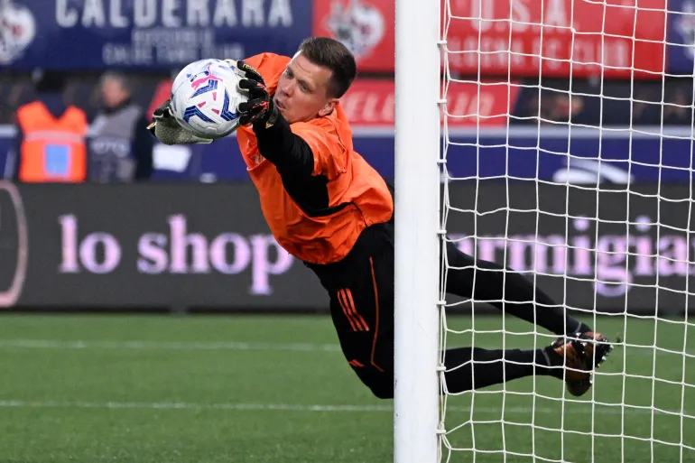 برشلونة يمنع الحارس تشيزني من دراسة الهندسة !