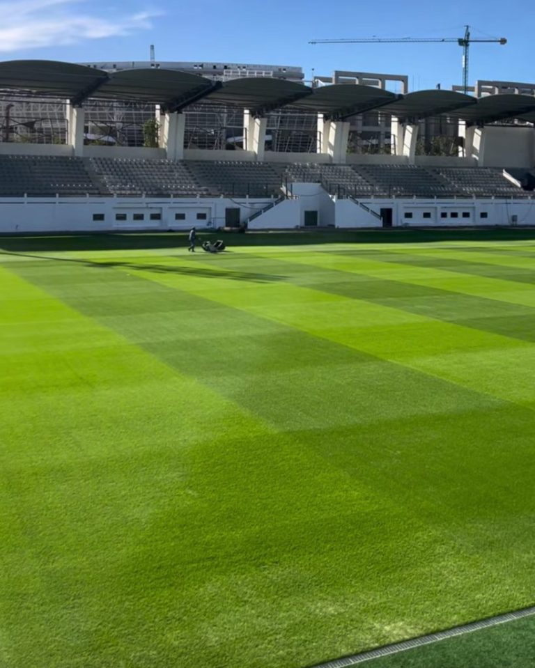 لجنة من الجامعة تقدم ملاحظاتها حول ملعب القرية الرياضية بطنجة