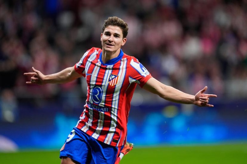 ألفاريز يقود أتلتيكو مدريد للتأهل في كأس ملك إسبانيا