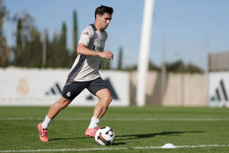 إبراهيم دياز يعود إلى التدريبات الجماعية لريال مدريد