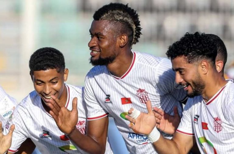حسنية أكادير يحقق فوزا كبيرا على الكوديم بثلاثية