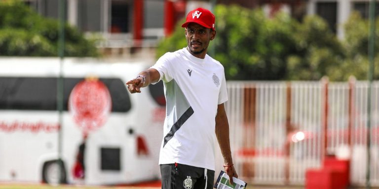 موكوينا: غياب الجماهير عن الملاعب يؤثر على صورة المغرب