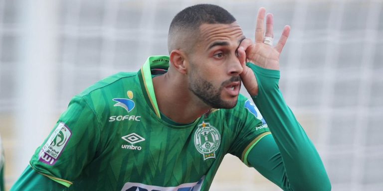 أدم النفاتي يزيد من متاعب الرجاء الرياضي