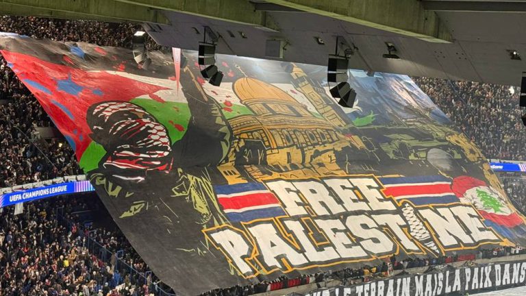 باريس سان جيرمان يعلق على التيفو الذي رفعه الجمهور