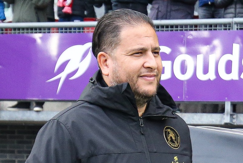 سبارتا روتردام يعين البخاري مدربا مؤقتا للفريق