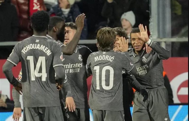 ريال مدريد يستعيد توازنه في الدوري بثلاثية في شباك جيرونا