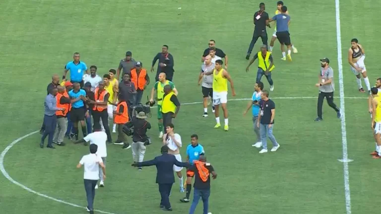 أحداث شغب في مباراة الصفاقسي وسيمبا