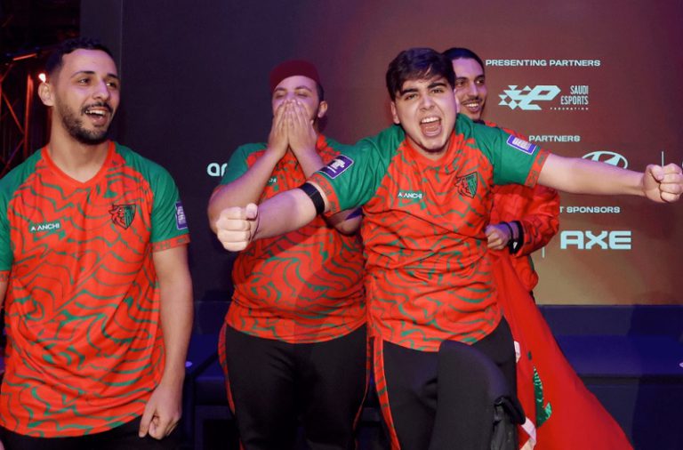 أنس موسى لاعب المنتخب الوطني لكرة القدم الإلكترونية