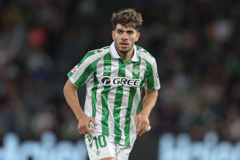 الزلزولي يسجل ويقود ريال بيتيس للتأهل في كأس ملك إسبانيا