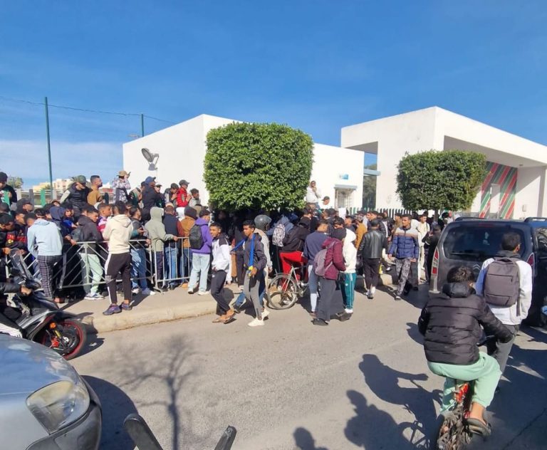 نفاد تذاكر مباراة الجيش الملكي ضد الرجاء بعد ساعات قليلة من طرحها