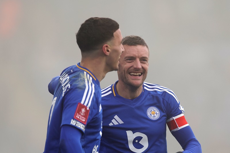 الخنوس يقدم تمريرتين حاسمتين ويطيح برفاق شاعر من كأس الاتحاد الانجليزي