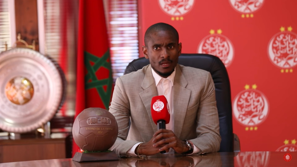 الوداد الرياضي ينعي وفاة جدة مدربه موكوينا