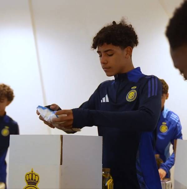 لفتة إنسانية من إبن كريستيانو رونالدو في رمضان