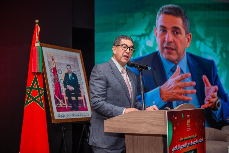 الوالي أمزازي يدعو لتوقيع "ميثاق رياضي" لتعزيز القيم المغربية الأصيلة في الملاعب