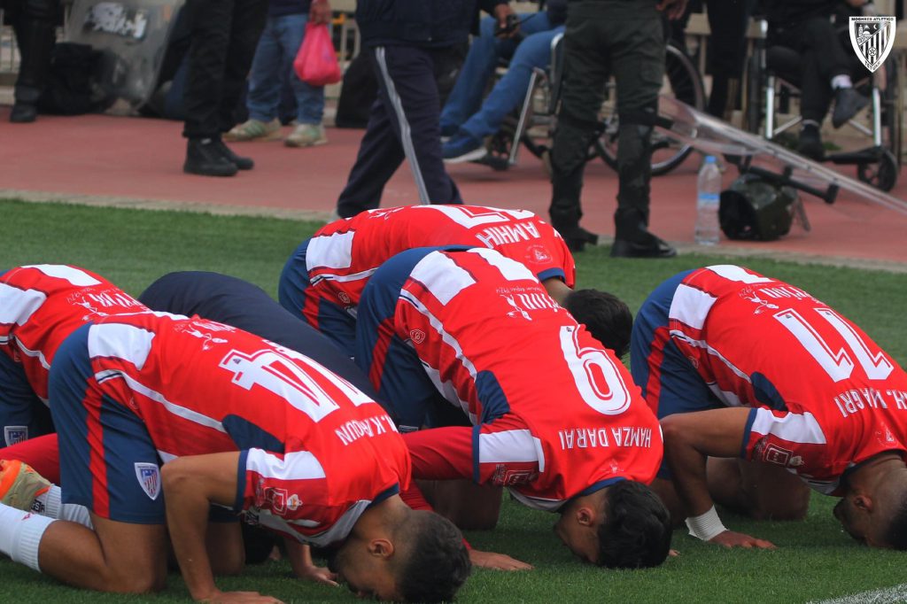 المغرب التطواني يحقق فوزا صعبا على اتحاد طنجة وينعش حظوظه في البقاء