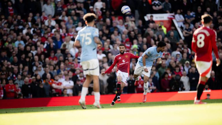 ديربي مانشستر ينتهي بالتعادل السلبي وتنقيط جيد لمزراوي