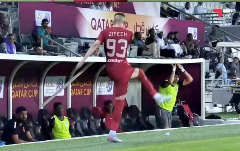 ردة فعل حكيم زياش بعد تبديله