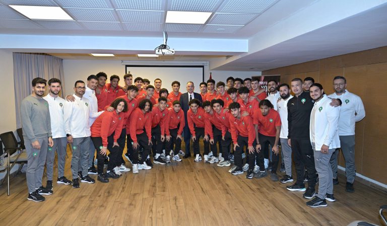 لقجع يزور لاعبي منتخب أقل من 17 سنة