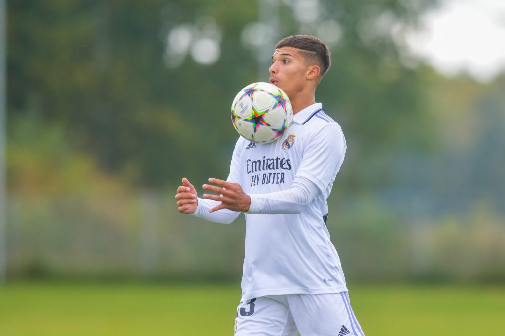 يوسف لخديم يواصل التألق ويطرق أبواب الفريق الأول لريال مدريد