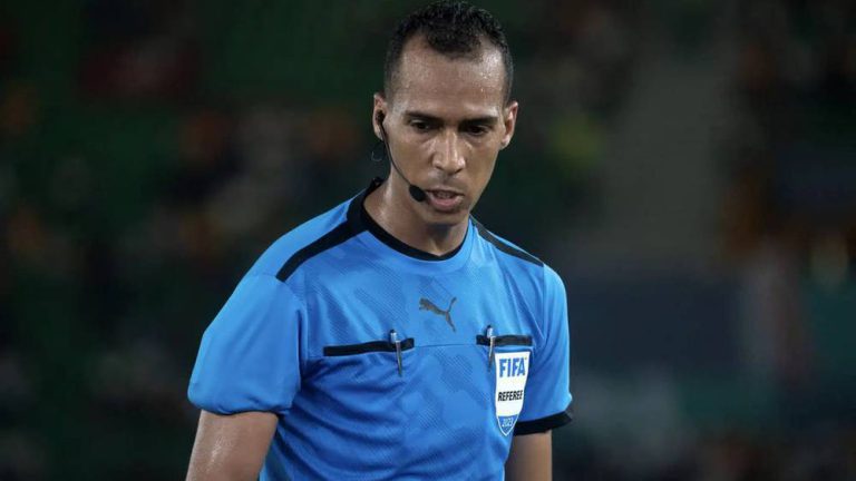 تعيين حكم موريتاني لإياب نهائي كأس الكونفدرالية بين سيمبا ونهضة بركان