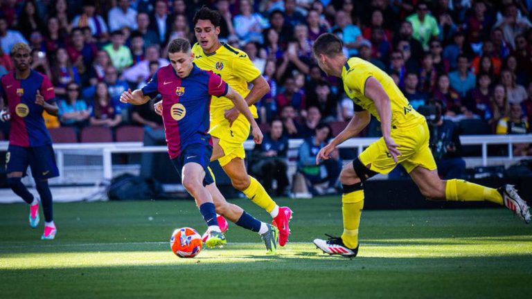 فياريال يحقق فوز مثيرا أمام البطل برشلونة