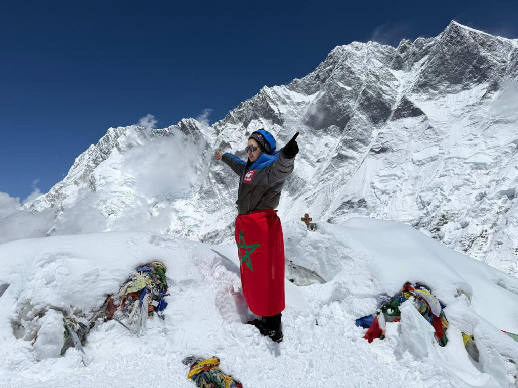 من توبقال إلى إيفرست.. قصة المغربية مريم زمامة التي كسرت قواعد المغامرة!
