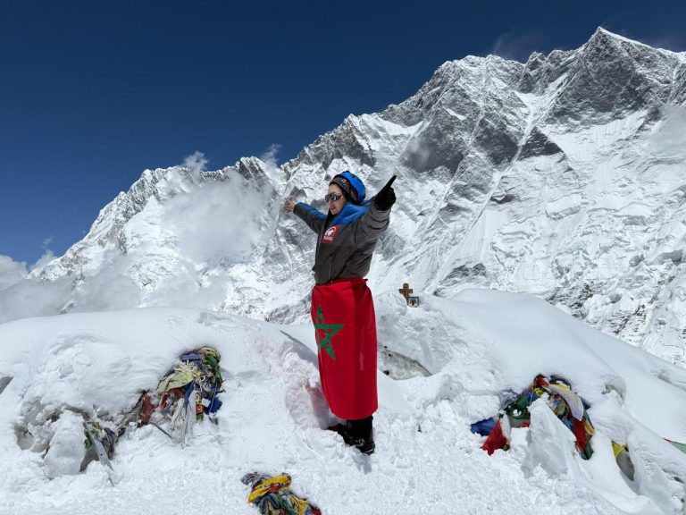 من توبقال إلى إيفرست.. قصة المغربية مريم زمامة التي كسرت قواعد المغامرة!