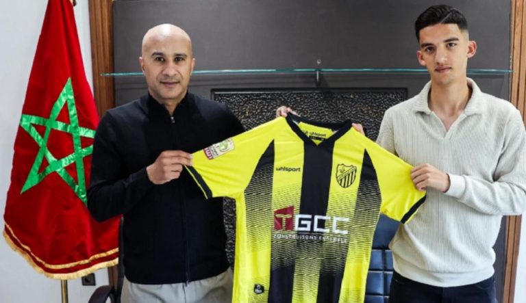 المغرب الفاسي يبرم ثلاثة عقود احترافية مع لاعبين من أكاديميته