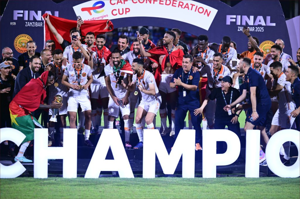 تتويج نهضة بركان بكأس الكونفدرالية